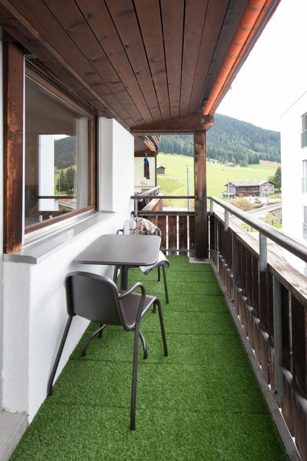 Agrimonia - Moebilierte Ferienwohnung Mit Balkon Davos Exterior photo